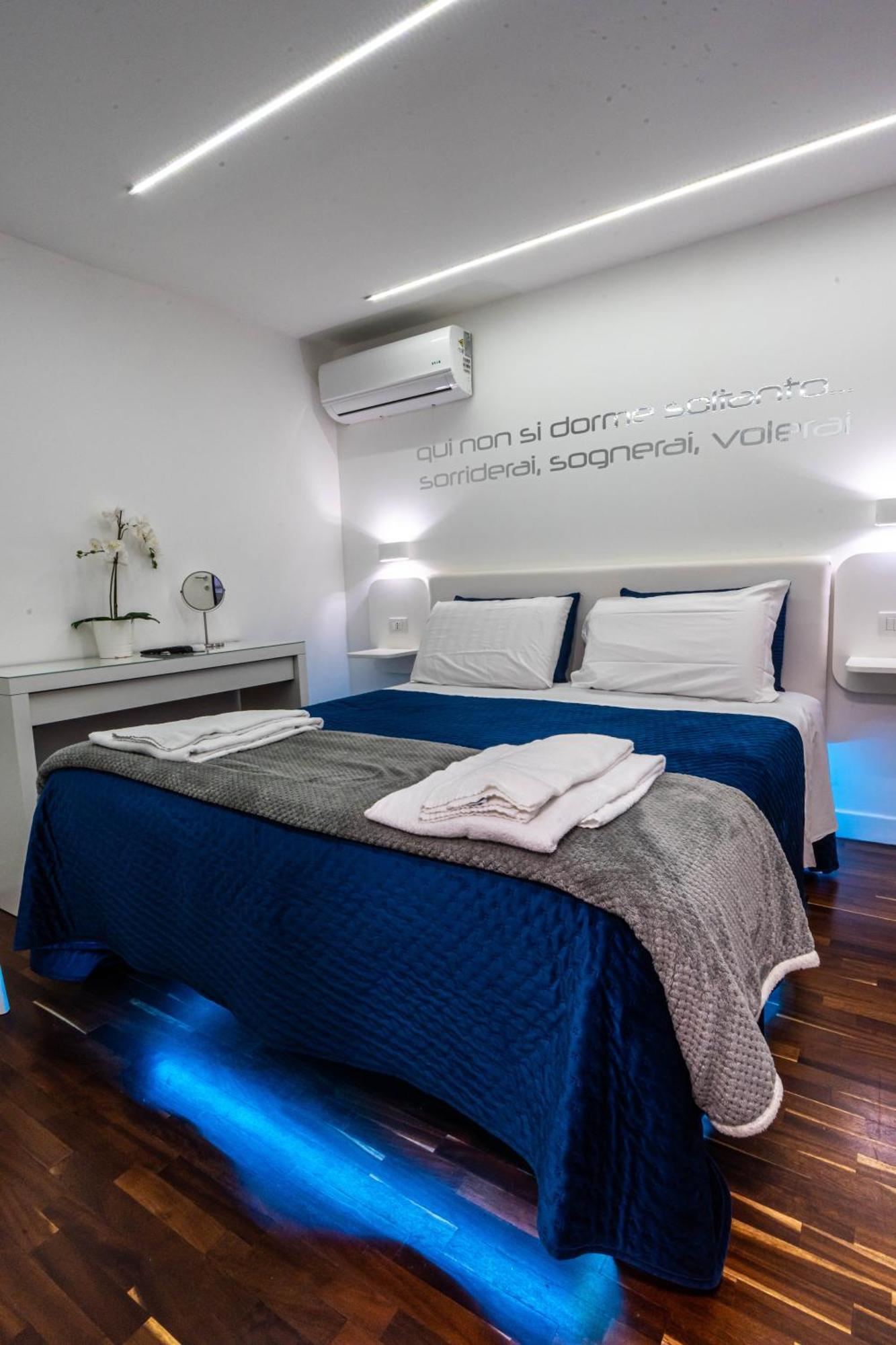 Skyhouse Duomo Bed & Breakfast Naples Luaran gambar